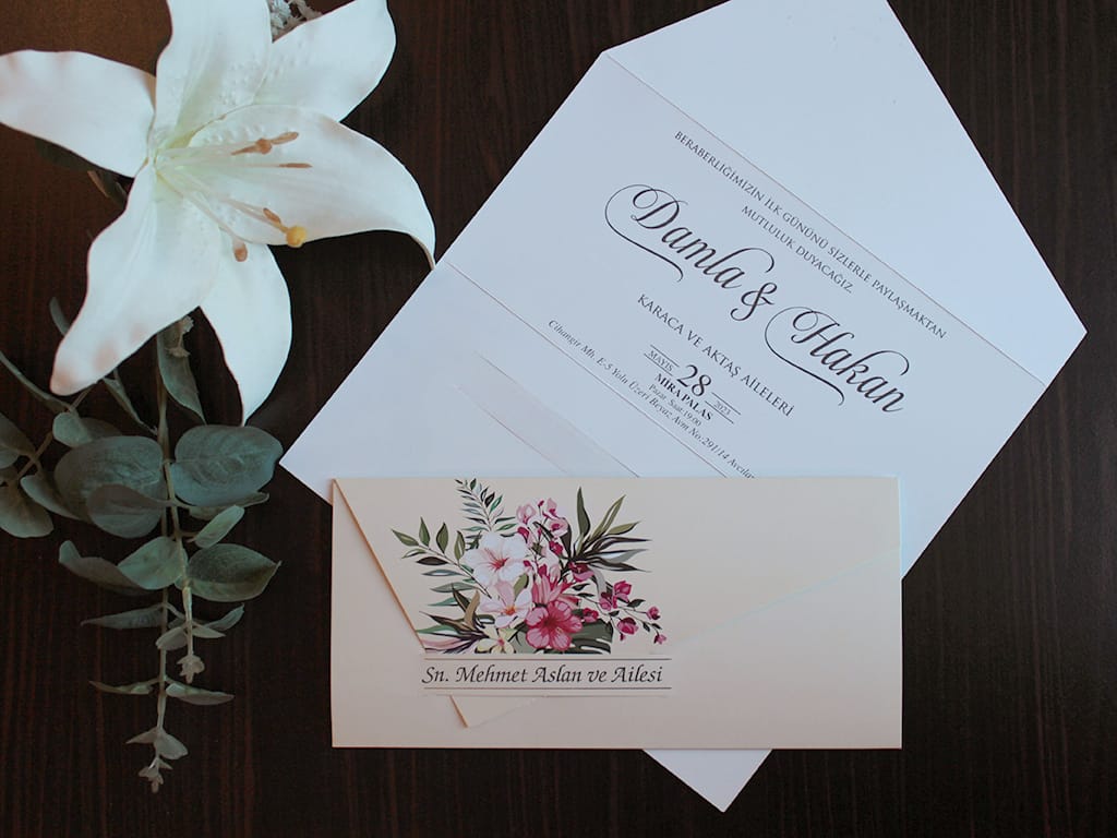 Invitatii nunta cu crini nuanta somon cu flori Invitatii nunta cu crini nuanta somon cu flori
