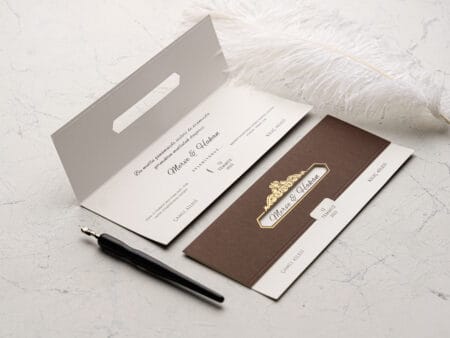 Invitatii nunta maro cu alb si detalii aurii personalizare inclusa