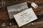 Invitatii nunta lux cu plic transparent nuanta crem si auriu