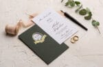 Invitatii nunta eleganta neagra cu detalii aurii