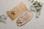 Invitatii nunta printata pe carton care imita lemnul