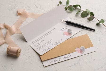 Invitatii de nuntă ieftine: 4 Metode cum să economisești bani și să fii creativ 5 Invitatii nunta cu amprente nunta maro si roz