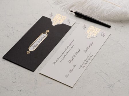 Invitatii nunta eleganta cu plic negru si detalii aurii