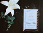 Invitatii nunta eleganta cu chenar auriu siplic negru