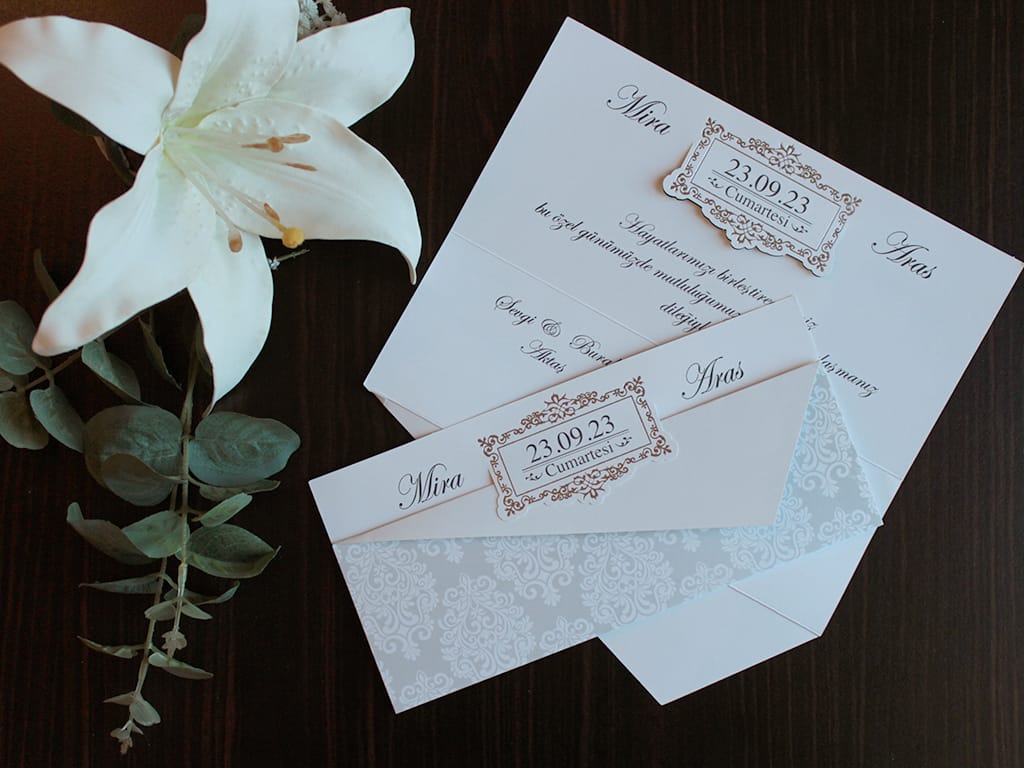 Invitatii nunta gri cu auriu personalizare inclusa in pret Invitatii nunta gri cu auriu personalizare inclusa in pret