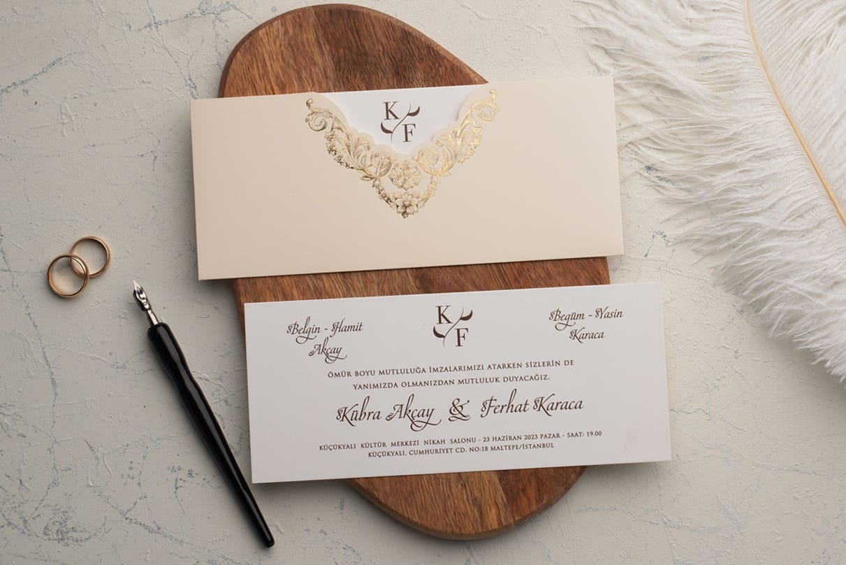 Invitatii nunta eleganta crem cu auriu personalizare inclusa Invitatii nunta eleganta crem cu auriu personalizare inclusa