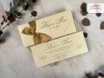 Invitatii nunta cu panglica aurie din carton crem