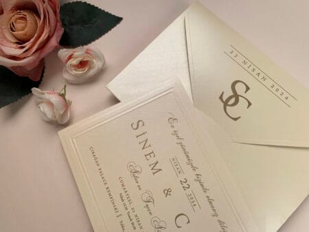 Invitatii nunta eleganta din carton sidef crem