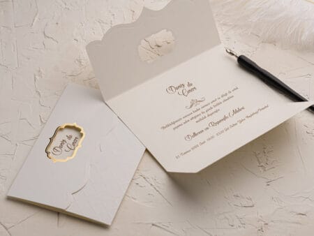 Invitatii nunta eleganta alb cu auriu personalizare inclusa
