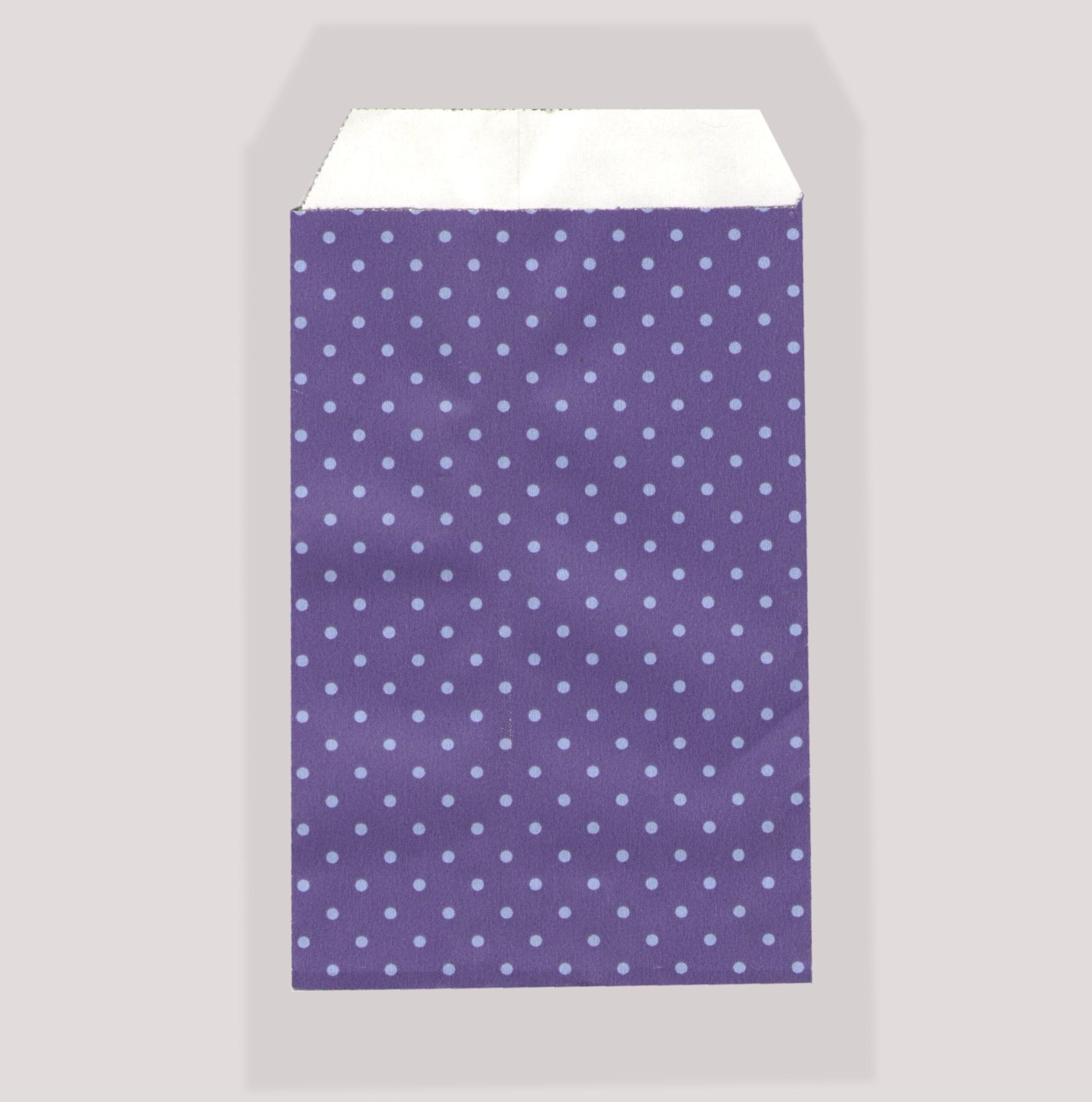 Punga mercerie mov imprimeu buline - lwc alb 70gr/m2 9x15 cm - 200 buc Caracteristici:Hartie lwc alb 70gr/m2Material biodegradabilDesign atractiv.Prezentarea moderna a produselor de mercerie.Se poate personaliza la cerere.Recomandari:Nu gasesti produsul cautat mai jos ?Vezi alte produse similare AICI