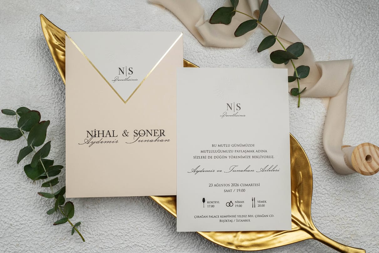 Invitatie nunta auriu 12 x 11cm - e-Marturii Invitatie nunta auriu 12 x 11cm - e-Marturii