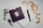 Invitatie nunta visiniu din carton 9×10