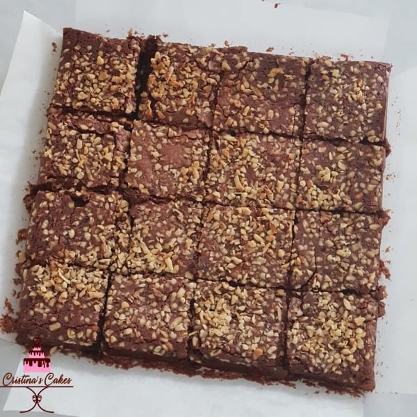 Prajitura Brownie cu nuci Prajitura Brownie cu nuci