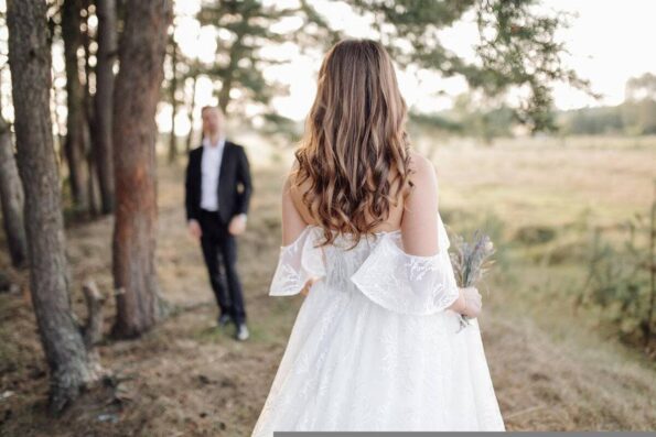 Cum sa alegi invitatiile perfecte pentru nunta ta. 3 variante Ciorna automata
